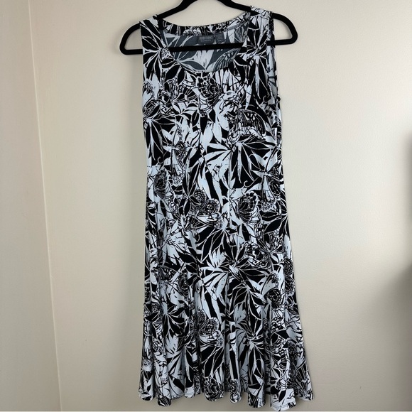 Additions by Chico’s Jersey Knit Dress black&white canvass sketch style size 0 - Picture 1 of 5